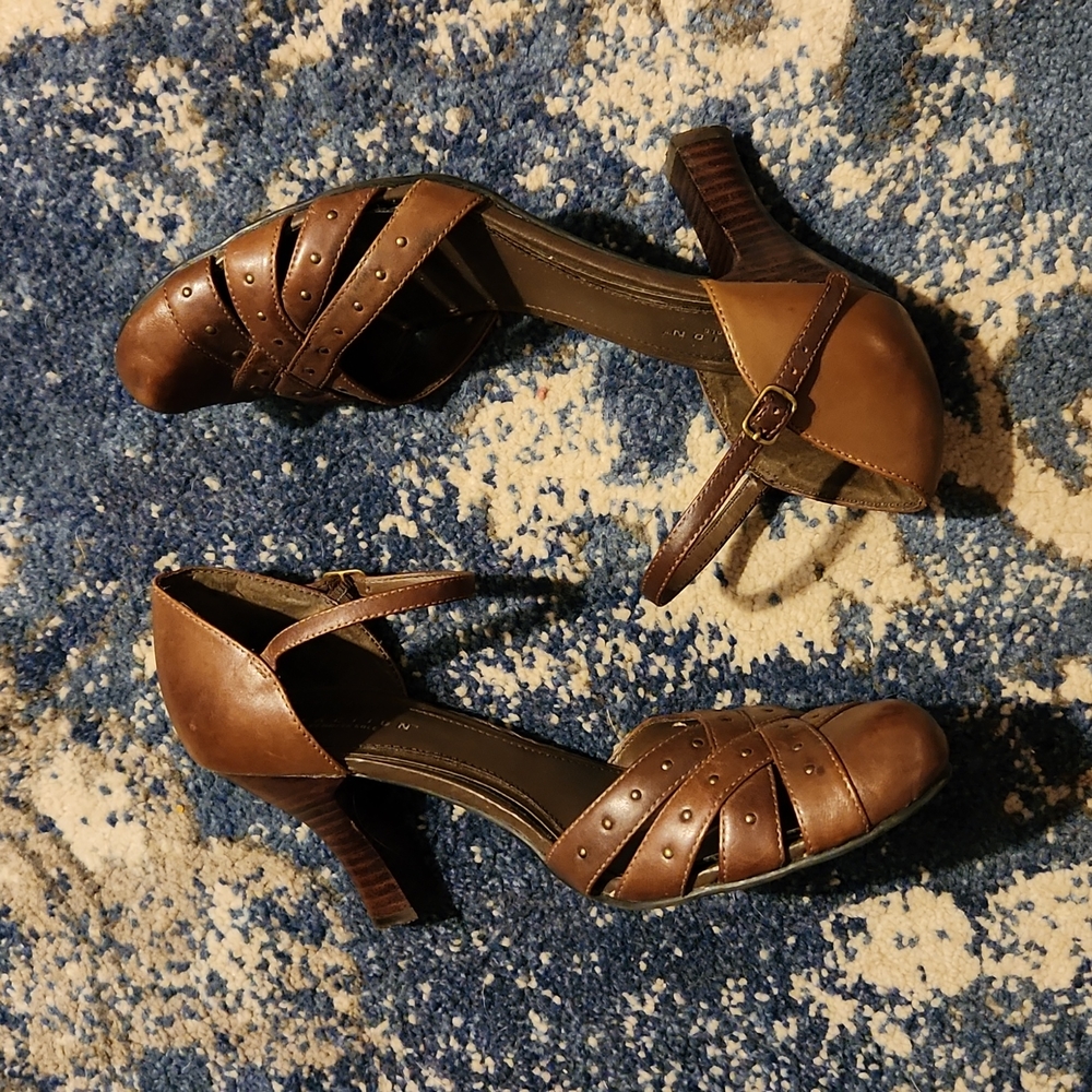 Brown Leather Pumps
